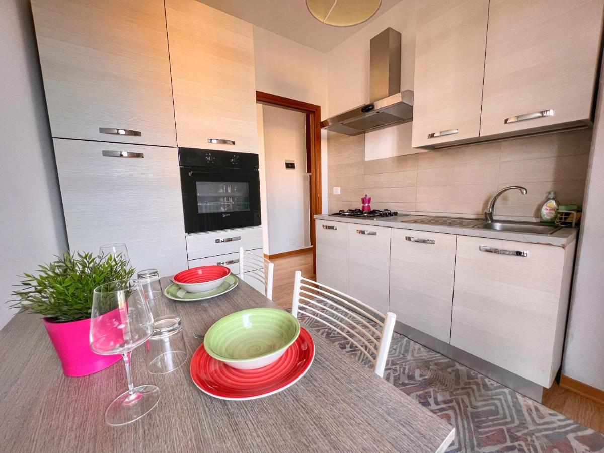 Lovely Apartment A Due Passi Dal Mare Rimini Eksteriør bilde
