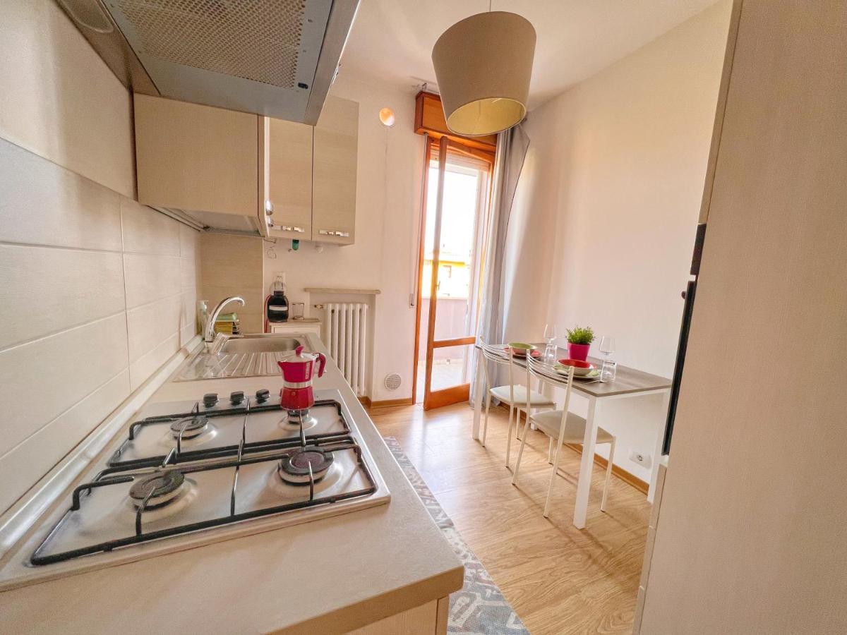 Lovely Apartment A Due Passi Dal Mare Rimini Eksteriør bilde